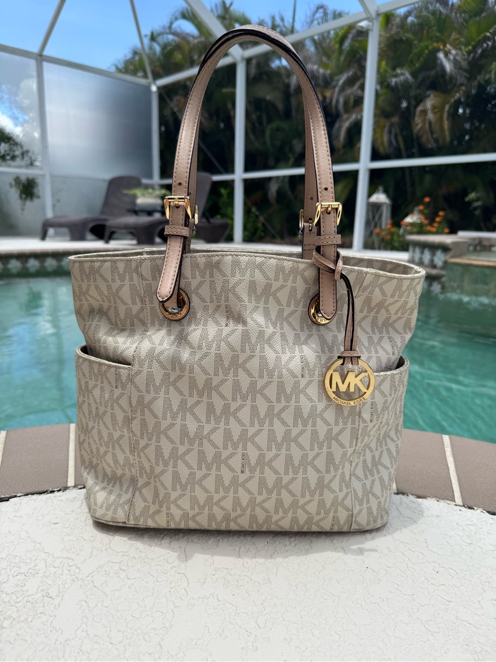 Michael Kors jet set tote bag